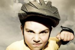 高三男生莫名自残致自己左眼失明，儿童抽动症症状和治疗[多图]