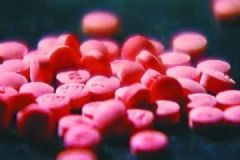 女警逛街闻到陌生男子身上特殊香味，果断报警抓获大毒贩[多图]