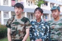 异地恋女友每天为军训男友订西瓜，他却分给单身室友解暑[多图]