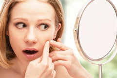 挤了挤脸上的痘痘，竟收到了病危通知书[多图]