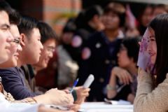 男子相亲36年没找到对象，“红娘”：要求太高了[多图]