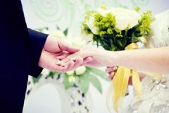 恋爱4年，准婆婆嫌她面相不喜庆反对结婚[多图]