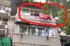 杭州一小女孩从4楼坠下，妈妈抱着弟弟冲下来[多图]