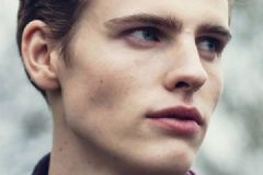 男人毛孔粗大是什么原因？如何改善毛孔粗大？[多图]