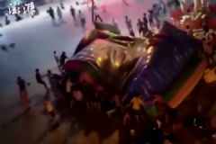 充气城堡被掀翻，男童当场死亡！带孩子游玩需注意这些[多图]