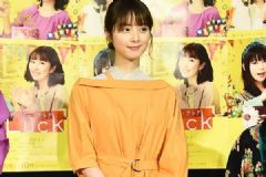 佐佐木希怀孕后首现身，孕肚不显身材苗条[多图]