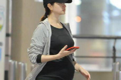 朱亚文老婆孕肚曝光，孕肚突出穿着朴素[多图]