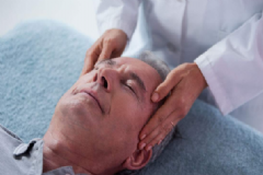 按摩哪些穴位能缓解更年期？男性缓解更年期按摩什么穴位？[图]