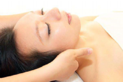 冬季手脚冰冷按摩什么穴位？怎么按摩暖手脚？[多图]